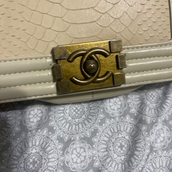 Chanel ivory rock chain small boy bag - Picture 5 of 10